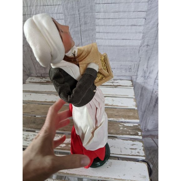 Byers choice birdhouse lady Victorian 2005 - Picture 5 of 7